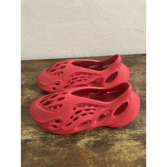 Men’s Size 6 Yeezy Foam Runner Vermillion RNNR Foamrunner - Picture 2 of 6